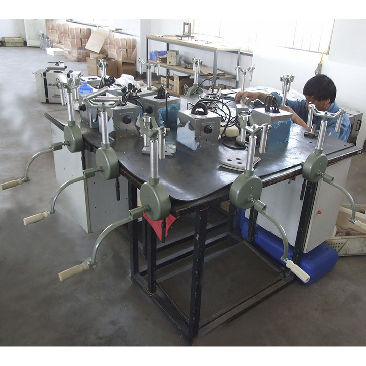 Centrifuges Manually Operated Model  HC-2000